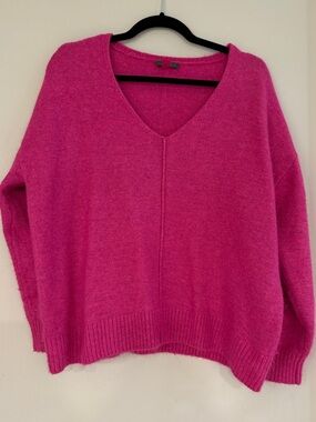 Vince Camuto Fuchsia V-Neck Sweater